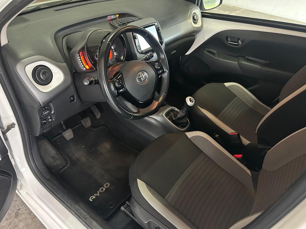 Toyota Aygo 1.0 VVT-i 72 CV 5 porte x-cool