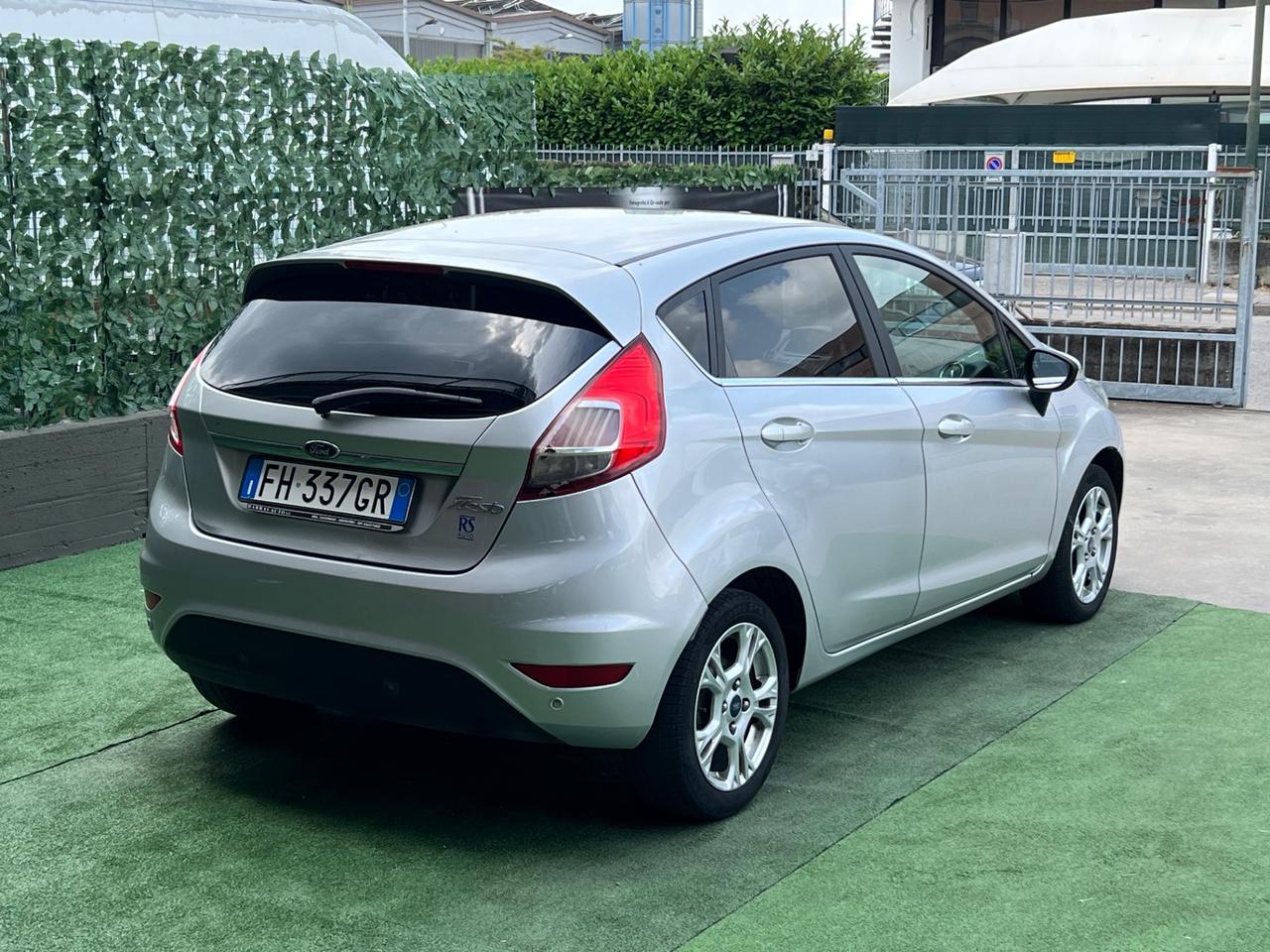 Ford Fiesta 1.5 TDCi 75CV 5 porte Titanium