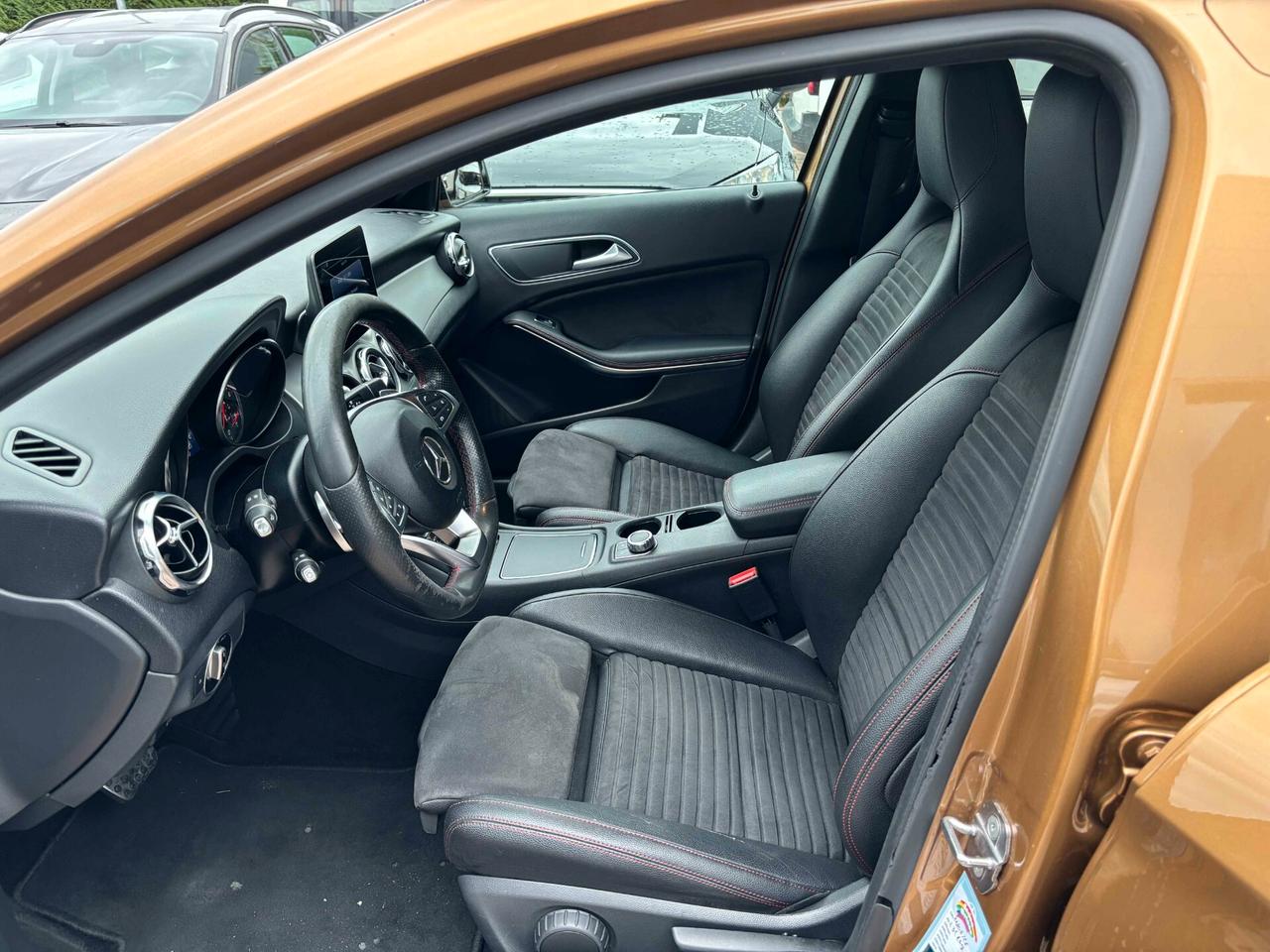 Mercedes-benz GLA 200