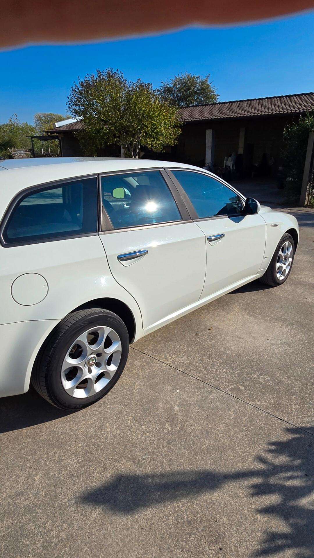 ALFA 159 1.9 JTDM PARI AL NUOVO