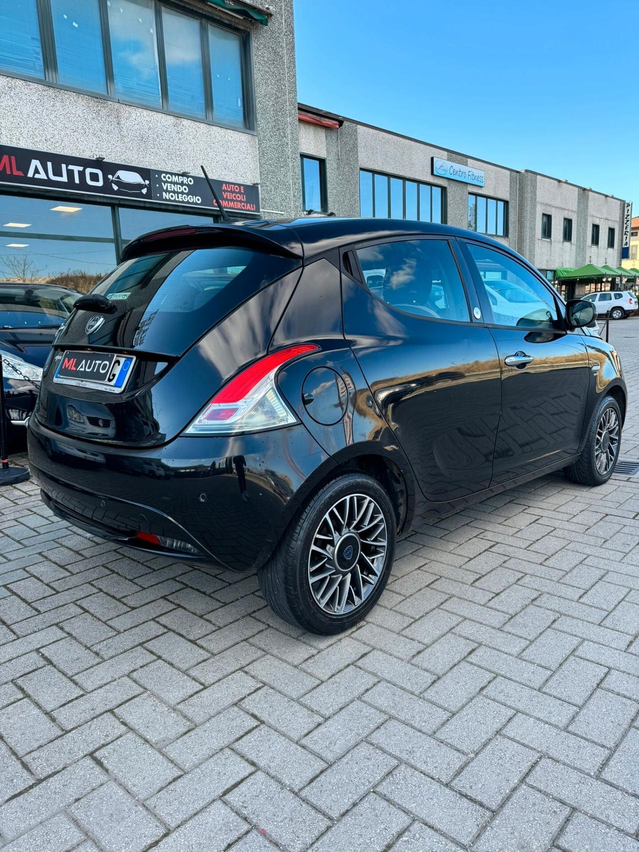 Lancia Ypsilon 1.2 69 CV 5 porte GPL Ecochic Gold - OK NEOPATENTATO