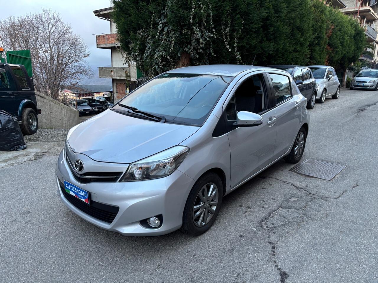 Toyota Yaris 1.0 5 porte(neopatentato)