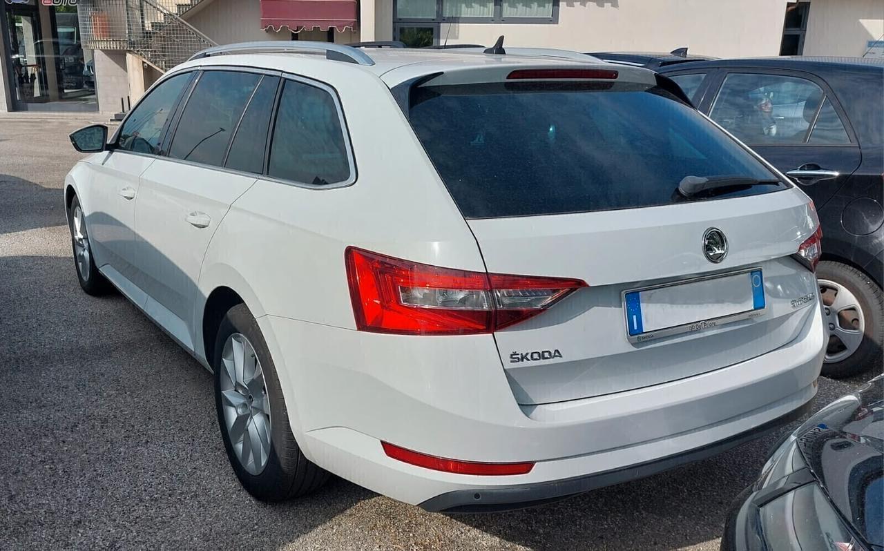 Skoda Superb 1.6 Cambio Automatico Neopatentati
