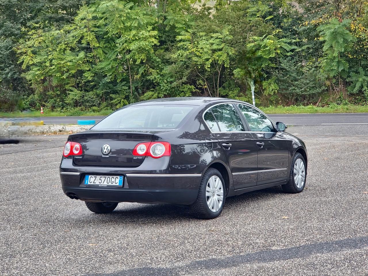 Volkswagen Passat 2.0 TDI DPF Comfortline 2005-E4 Manuale