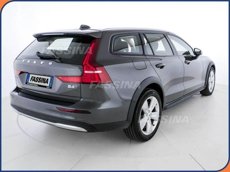 Volvo V60 Cross Country B4 (d) AWD automatico Core