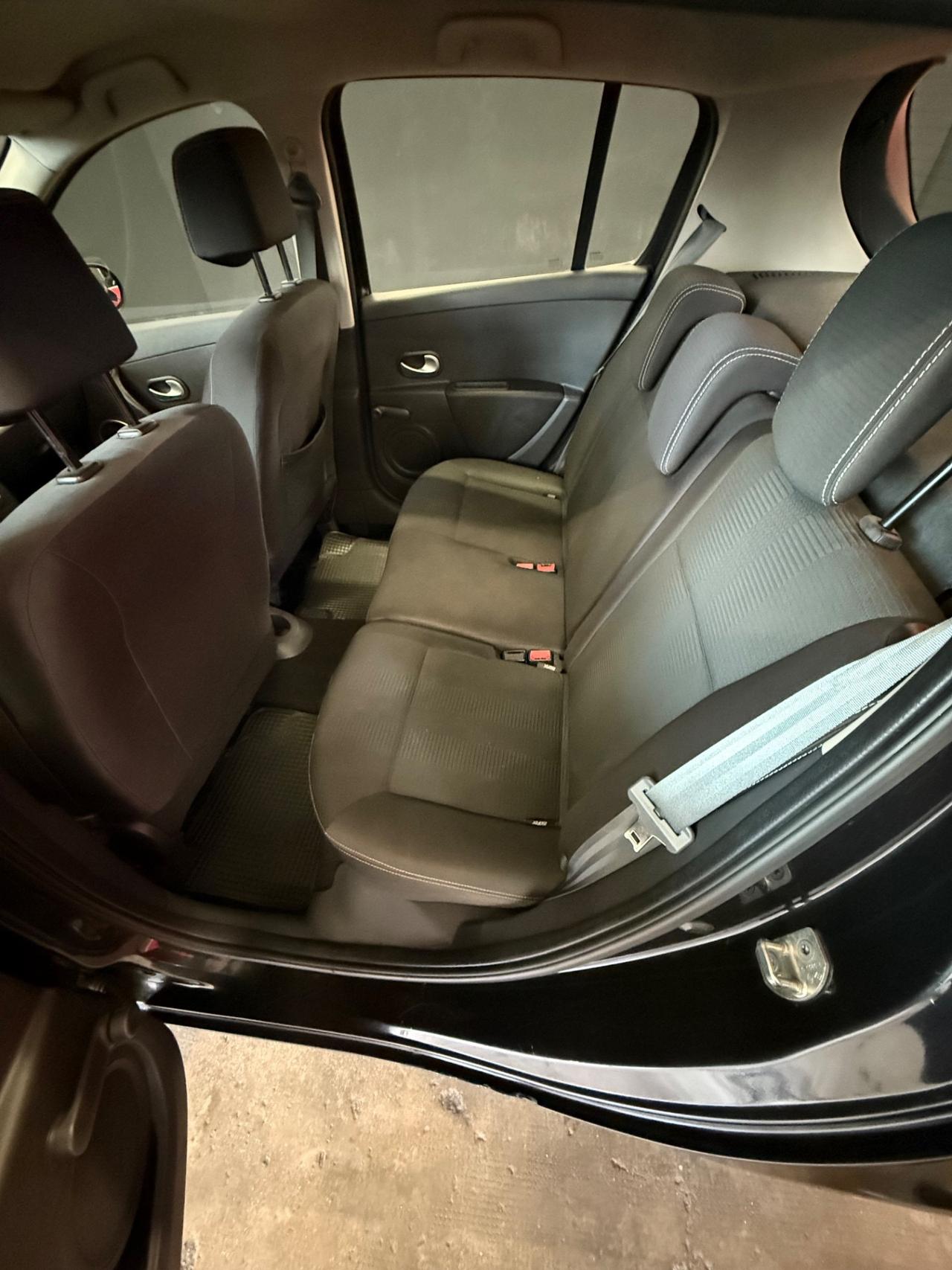 Renault Clio 1.2 16V 5 porte Dynamique
