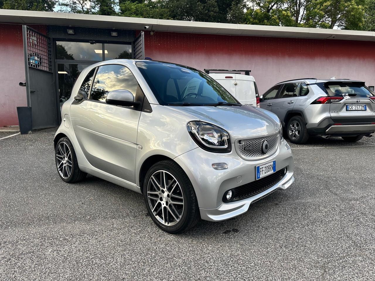 Smart ForTwo BRABUS 0.9 Turbo twinamic Xclusive JBL Permute Uff. Italia