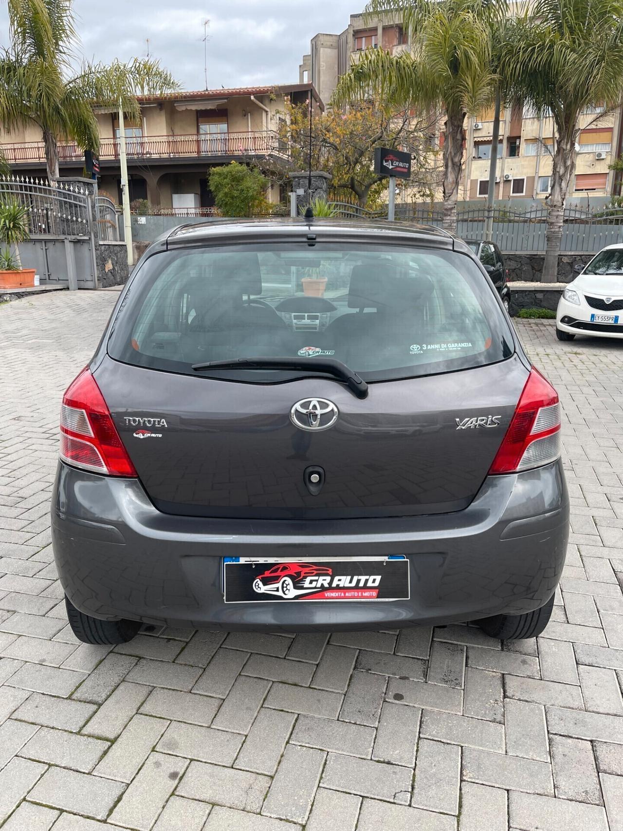 Toyota Yaris 1.0 5 porte Sol