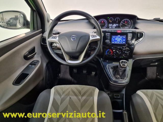 LANCIA Ypsilon 1.2 69 CV 5 porte Platinum