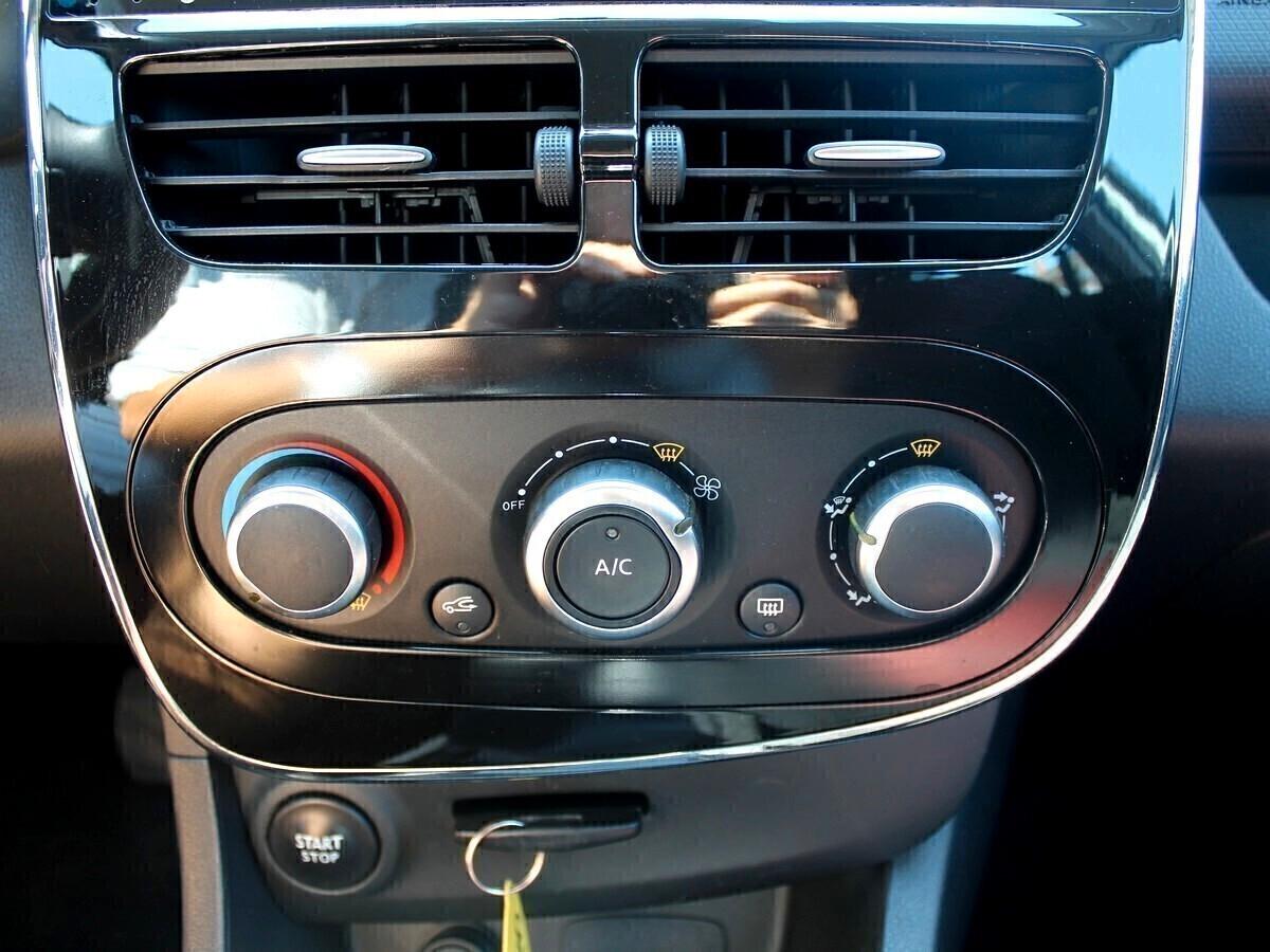 Renault Clio 1.2 Life 75cv E6 Navi PDC Retrocamera FINAZIABILE