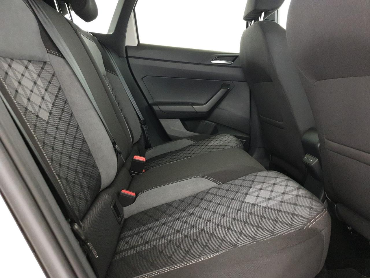 Volkswagen Taigo 1.0 tsi r-line 115cv dsg