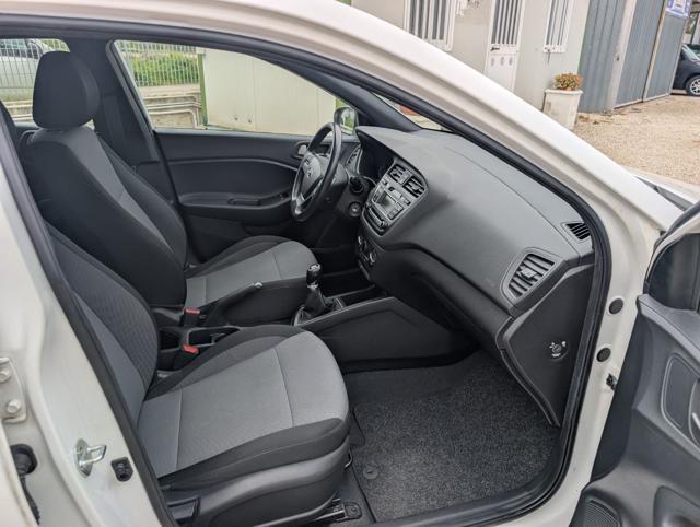 HYUNDAI i20 i20 5p 1.2 Classic 75cv TAGLIANDATA