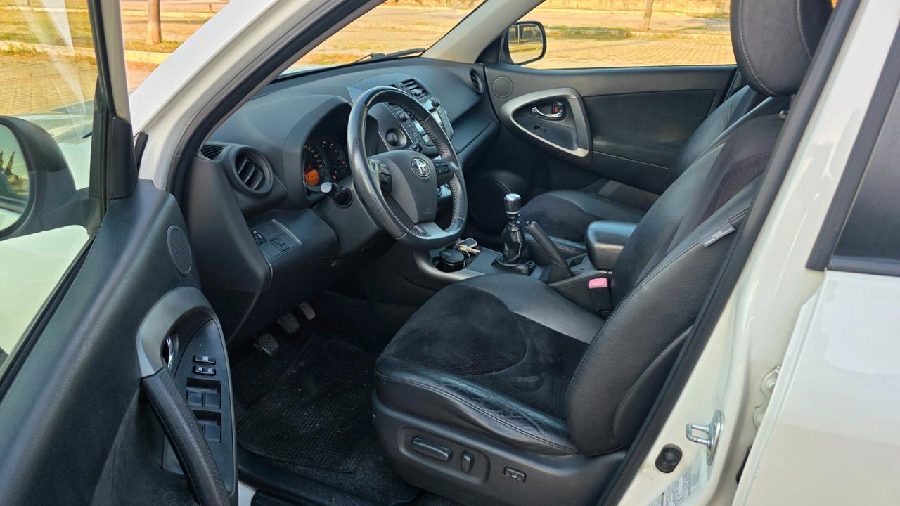 Toyota RAV 4 RAV4 Crossover 2.2 D-4D 150 CV DPF Exclusive