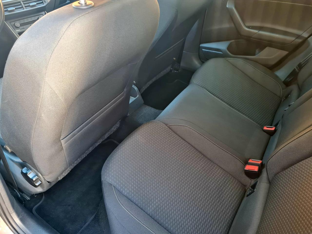 Volkswagen Polo 1.0 TSI 5p. R-Line *PDC*AUX*BLUETOOTH*