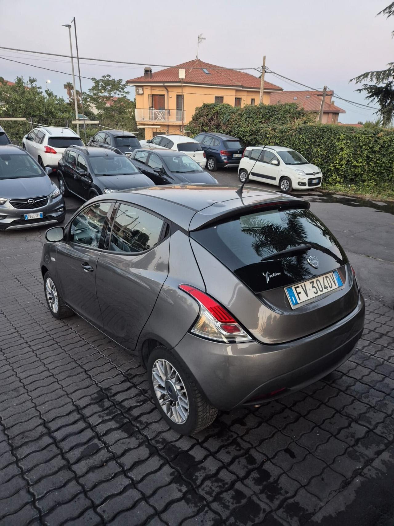 Lancia Ypsilon 1.2 69 CV 5 porte S&S Platinum