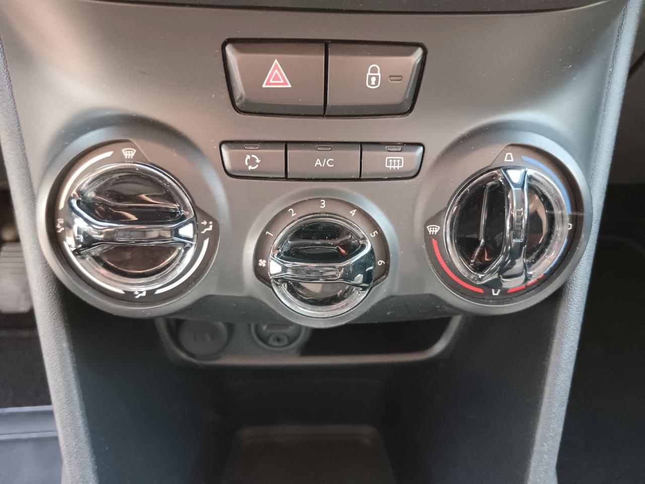 Peugeot 208 1.4 HDi 68CV 5P NEOPATENTATI