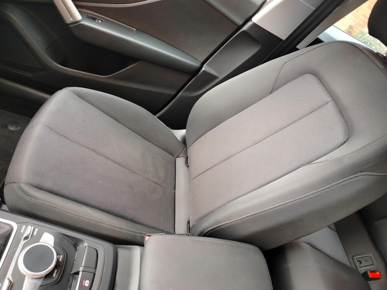 Audi Q2 35 TDI S tronic Business