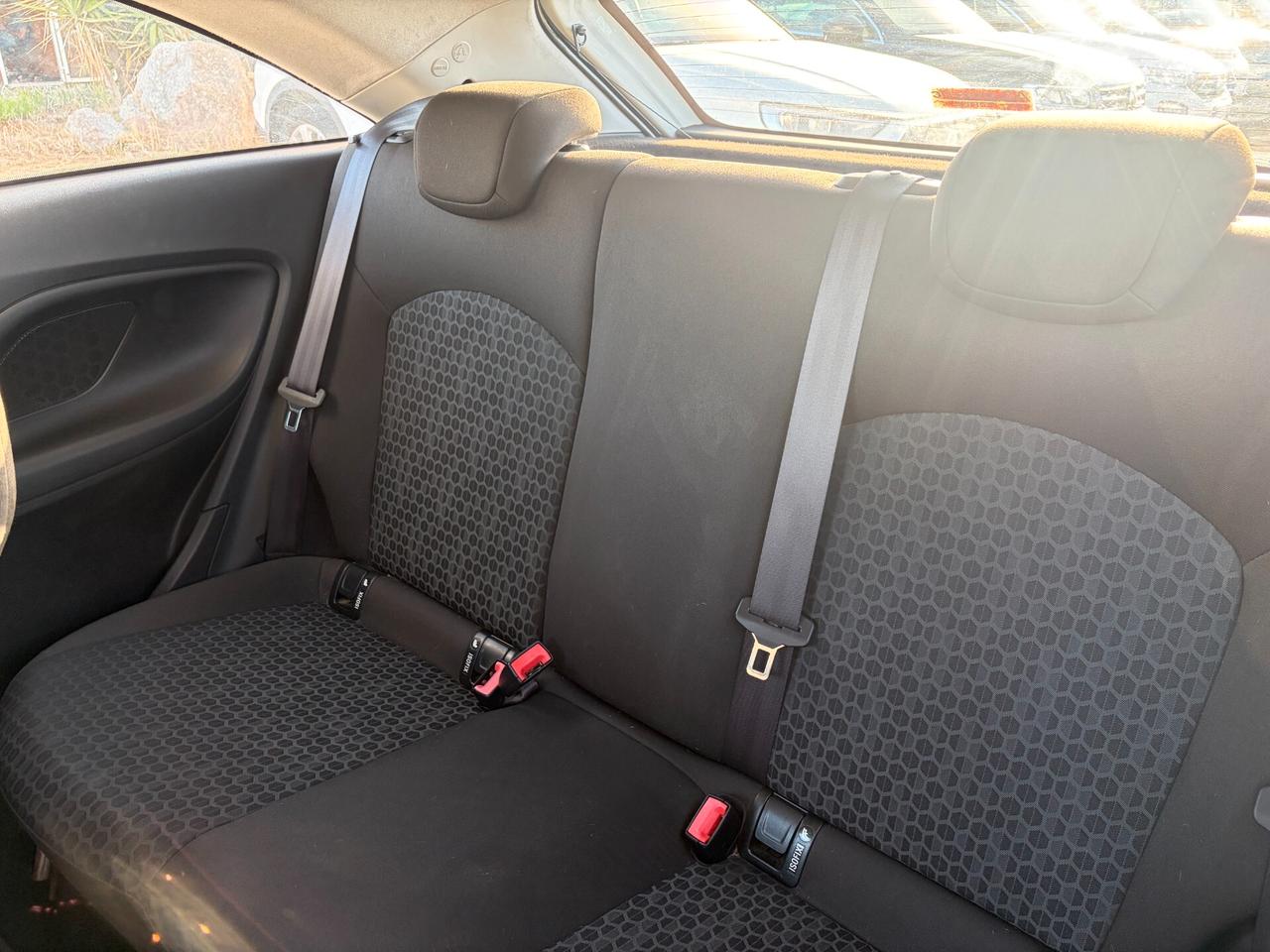 OPEL CORSA 1.2 69CV ANNO 2015 136.000 KM ADATTA NEOPATENTATI