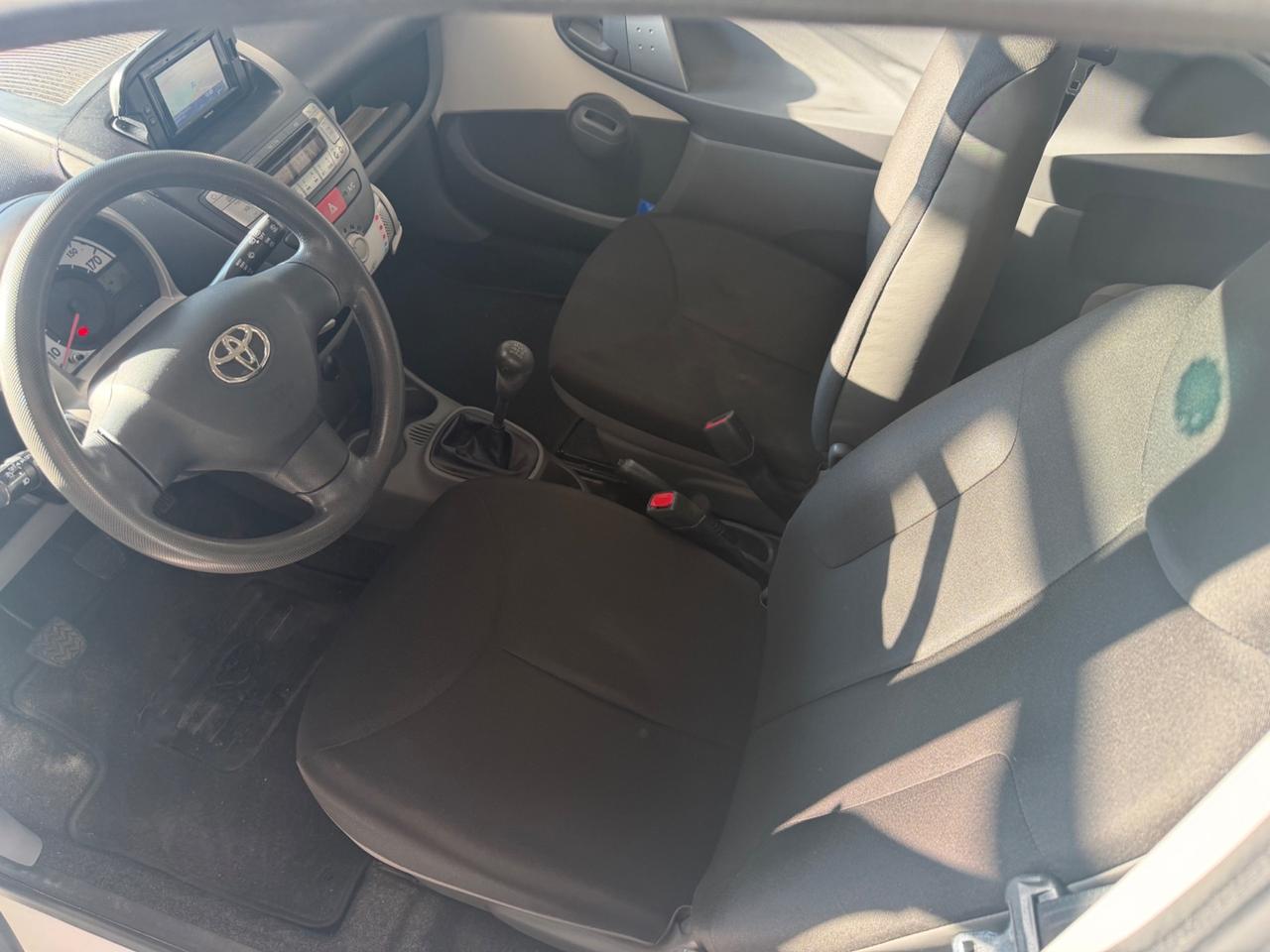 Toyota Aygo 1.0 12V VVT-i 3 porte Now Connect 70.000 KM Unicoproprietario