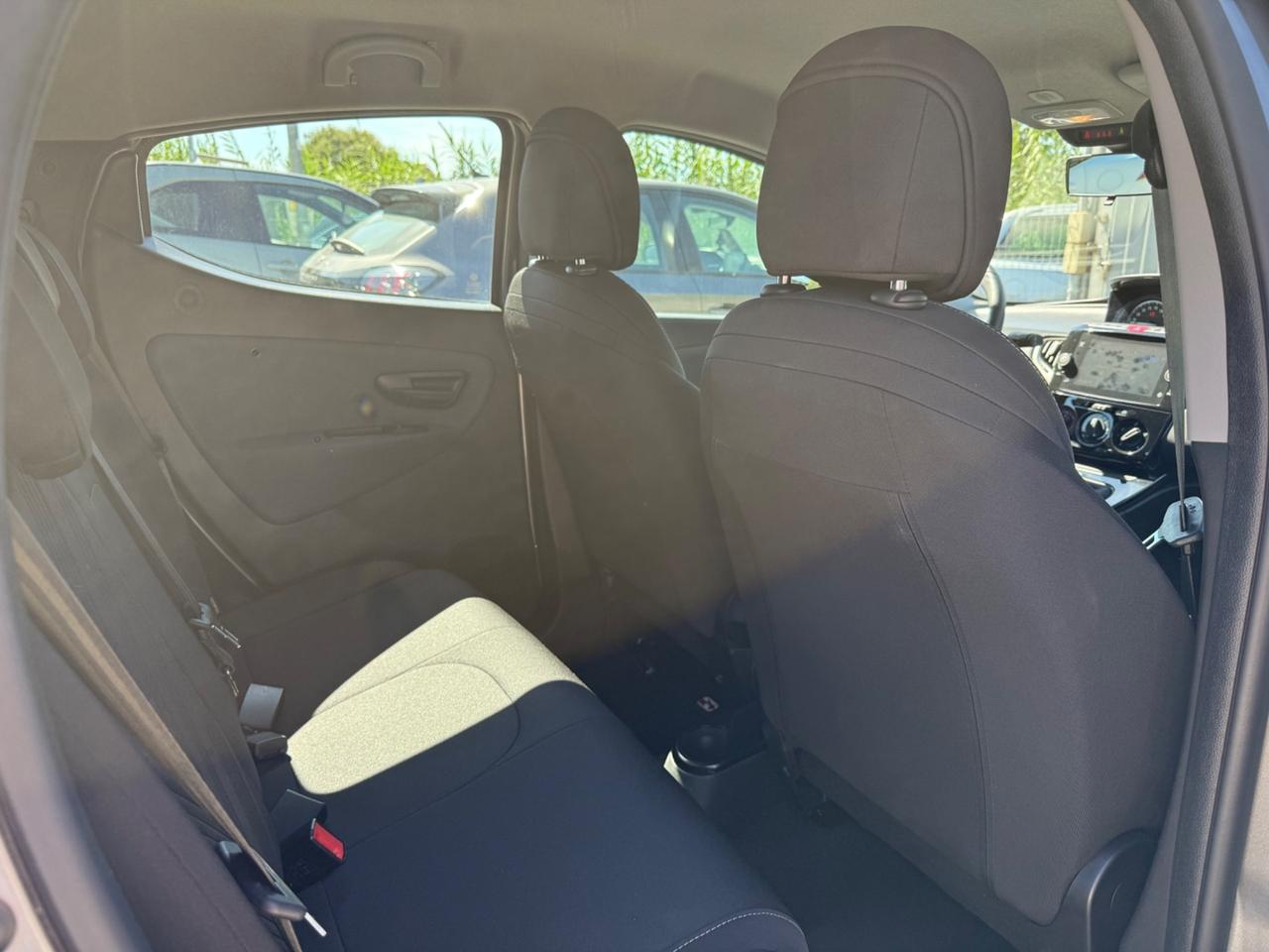 Lancia Ypsilon 1.0 FireFly 5 porte S&S Hybrid Ecochic Gold