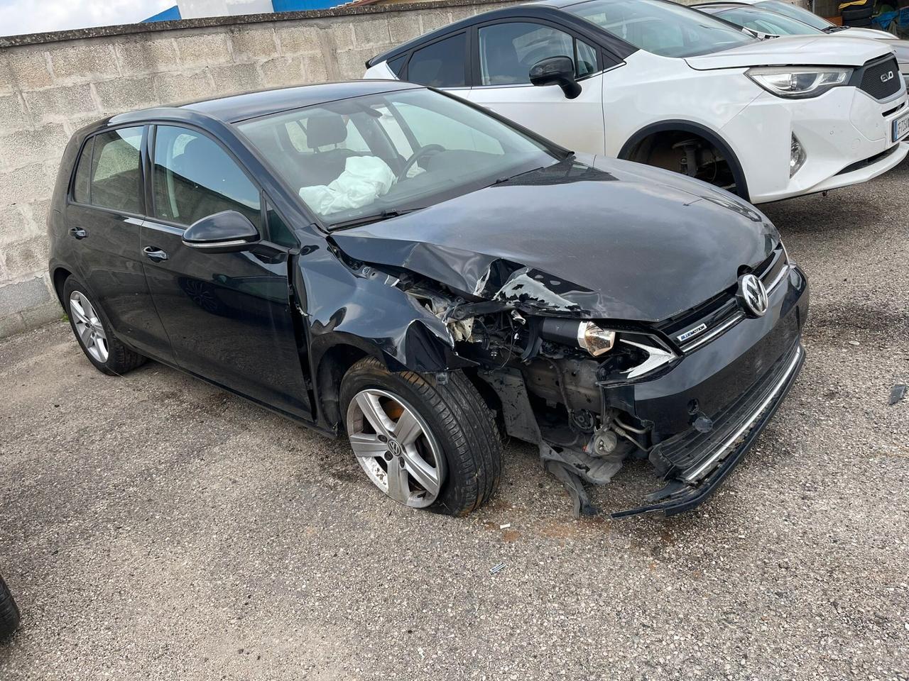 Volkswagen Golf 1.4 TGI SINISTRATA