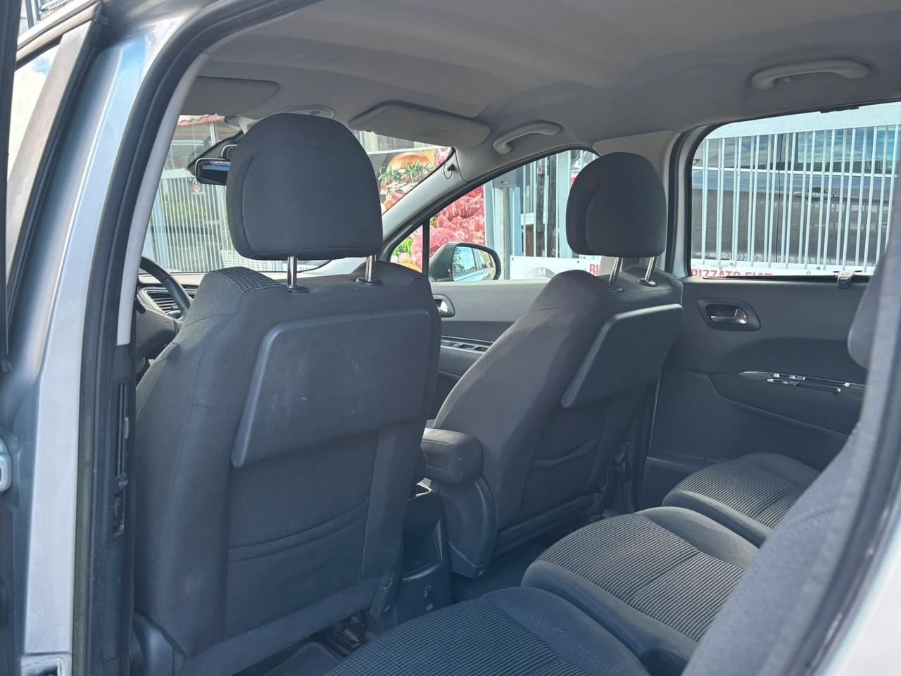 Peugeot 5008 1.6 HDi 112CV Business