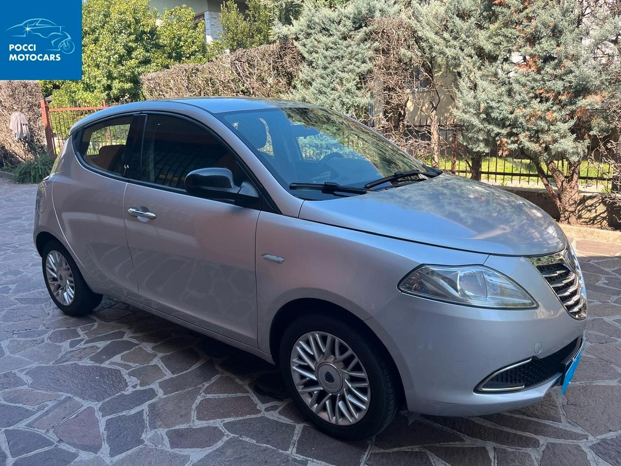 Lancia Ypsilon 1.2 69 CV 5 porte Gold