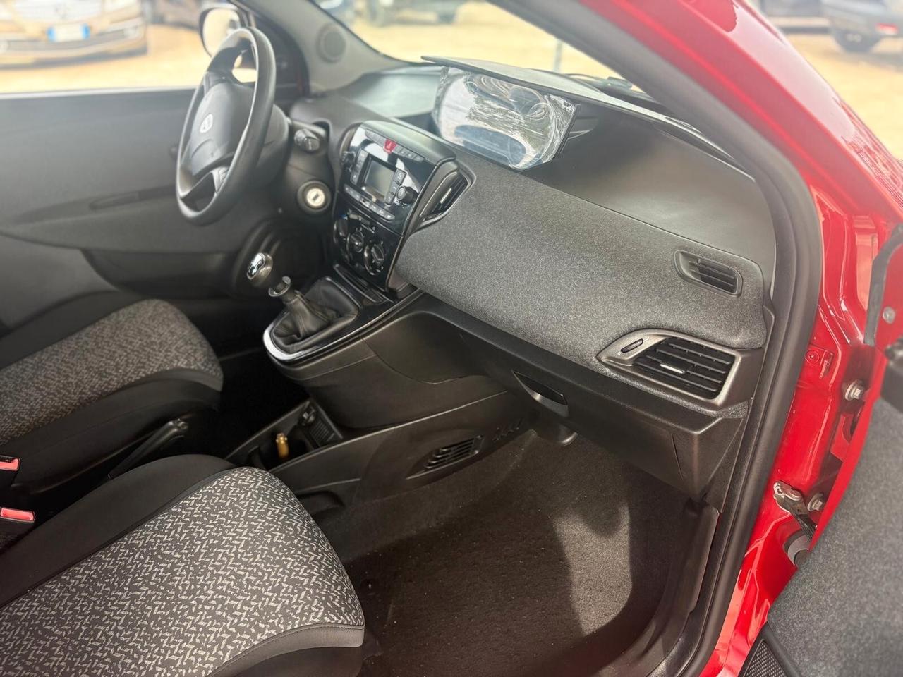 Lancia Ypsilon 1.2 69 CV 5 porte GPL Ecochic Elefantino Blu