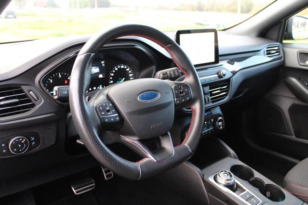 FORD Focus berlina ST-Line 1.5 dCi 120cv Aut. *LED