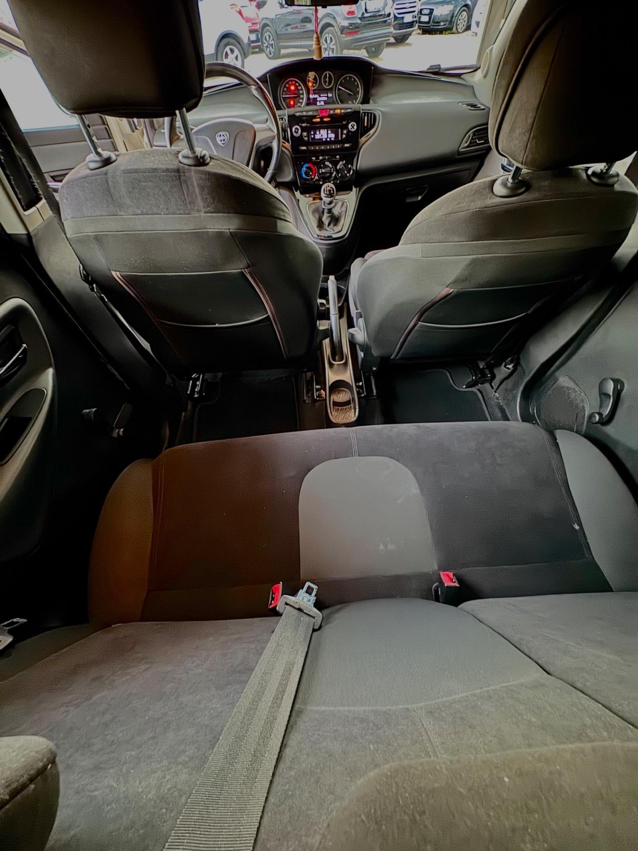 Lancia Ypsilon 1.2 69 CV 5 porte Gold