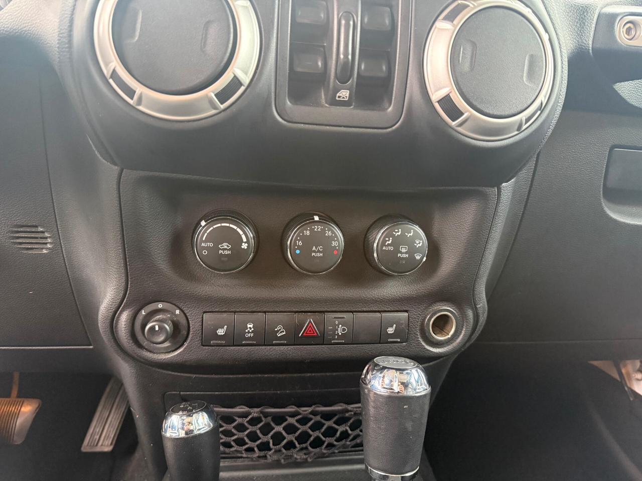 Jeep Wrangler Unlimited 2.8 CRD Sahara Auto JKU CON SOFT TOP