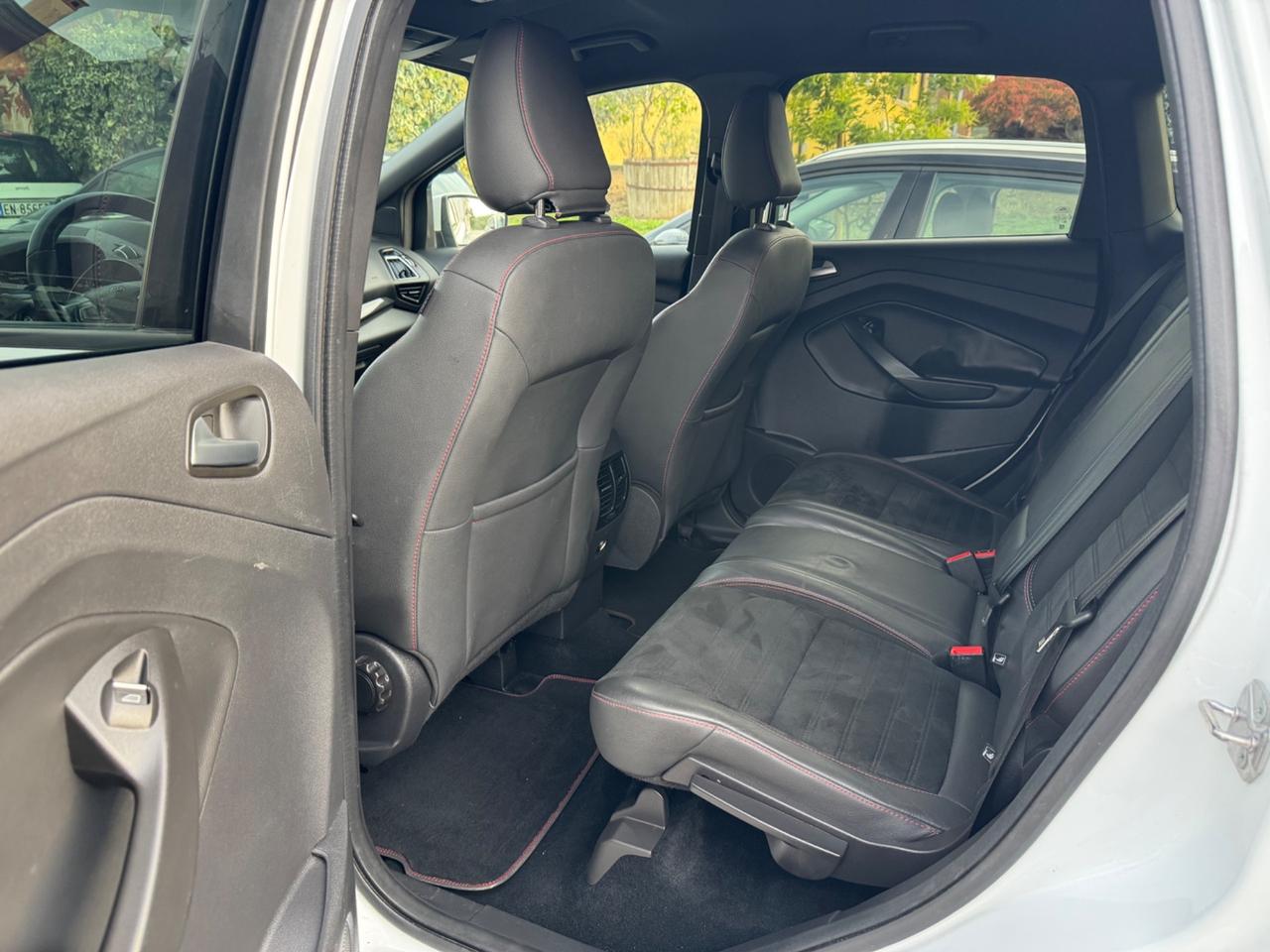 Ford Kuga 1.5 TDCI 120 CV S&S 2WD ST-Line