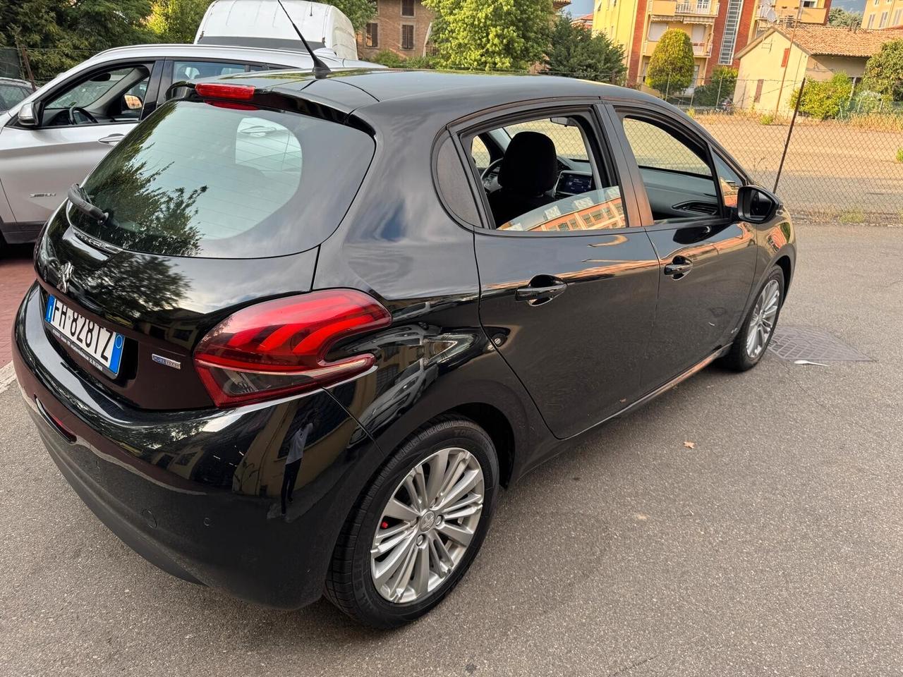Peugeot 208 ANNO 2017 1.2 BENZINA 5 PORTE Euro6e