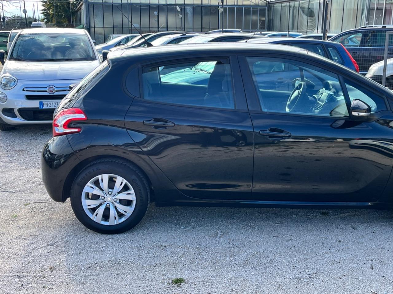 Peugeot 208 1.4 HDi 68 CV 5 porte Allure