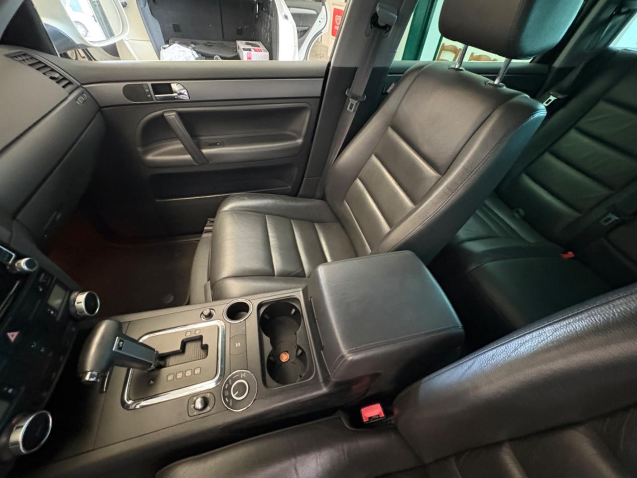 Volkswagen Touareg 3.0 TDI tiptronic 2010