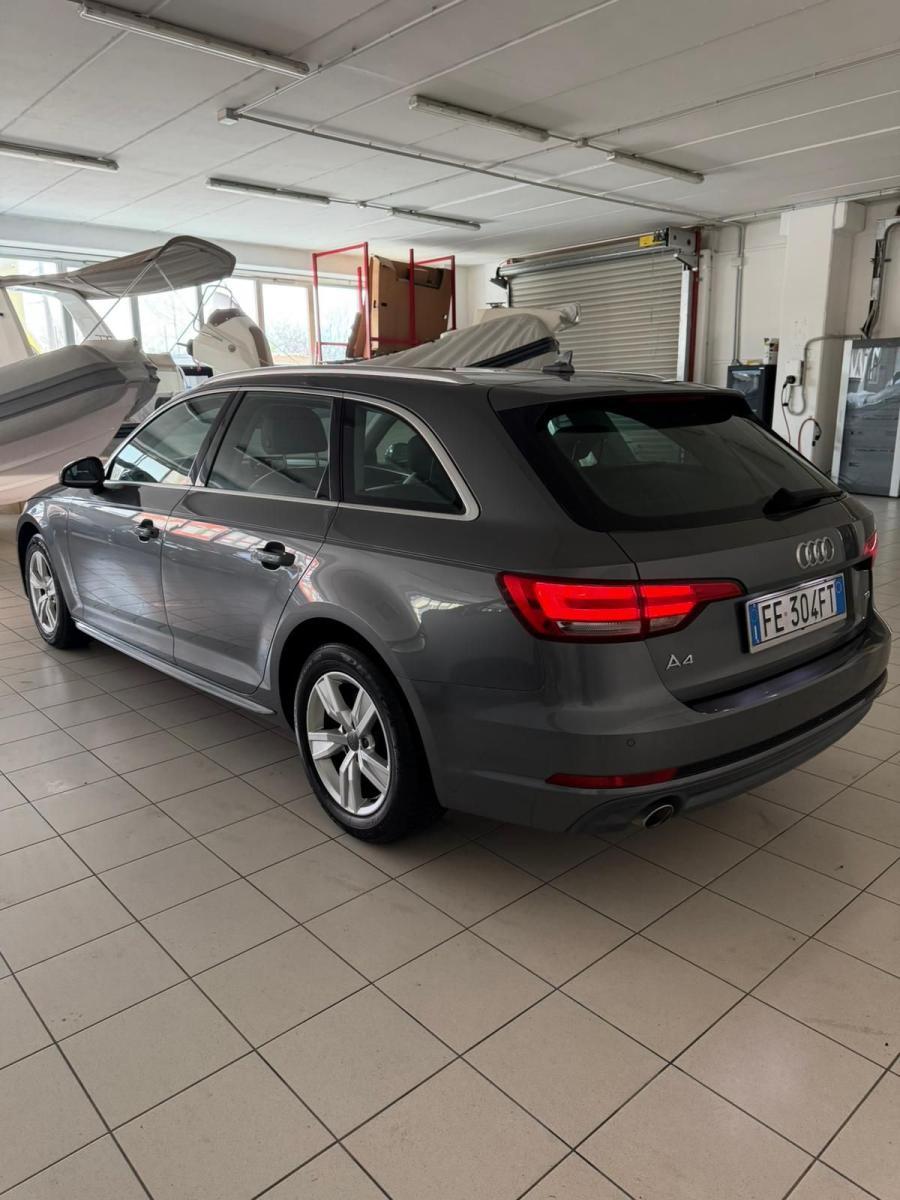 AUDI - A4 - 2.0 TDI 150CV s line