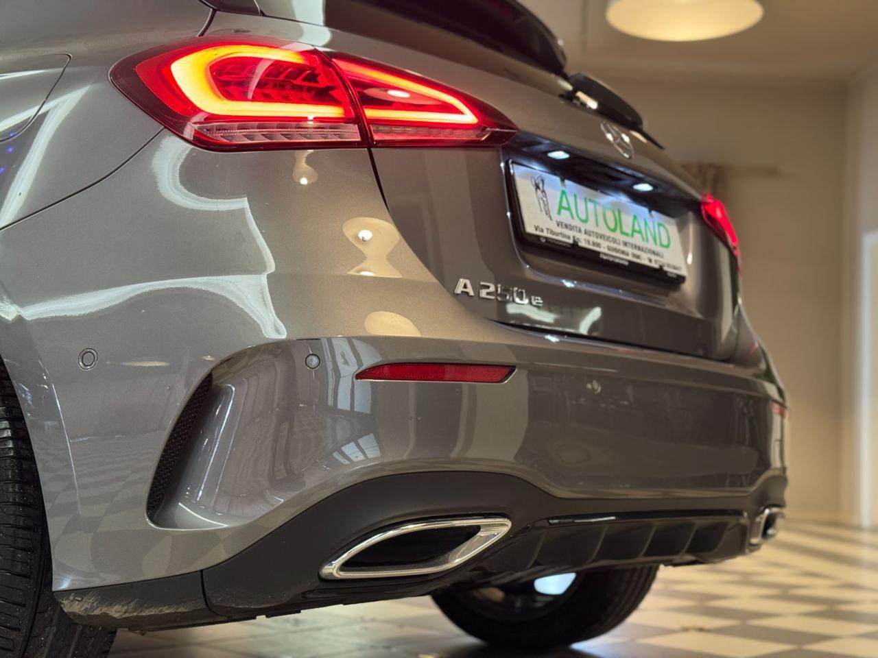 MERCEDES-BENZ A 250 Automatic Premium UniPro Mbux Ambient Light