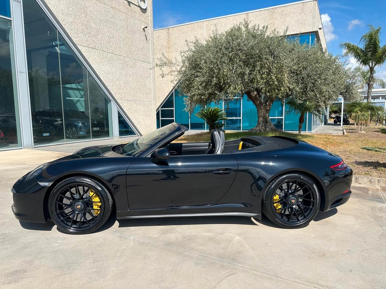 Porsche 911 3.0 Carrera GTS Cabriolet auto