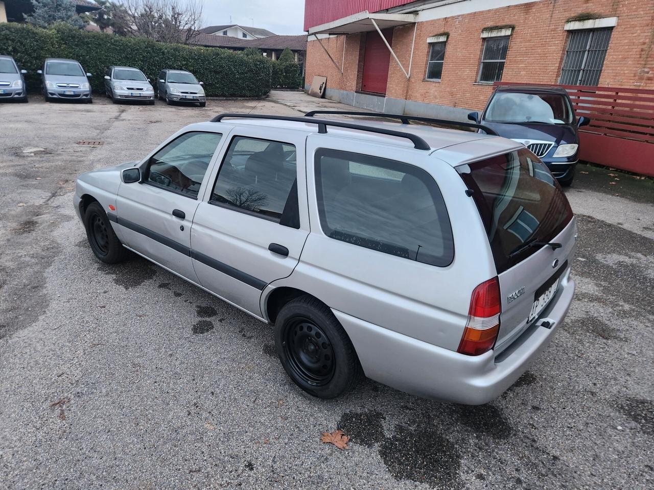 Ford Escort/Orion Escort 1.6i 16V cat S.W. Explorer