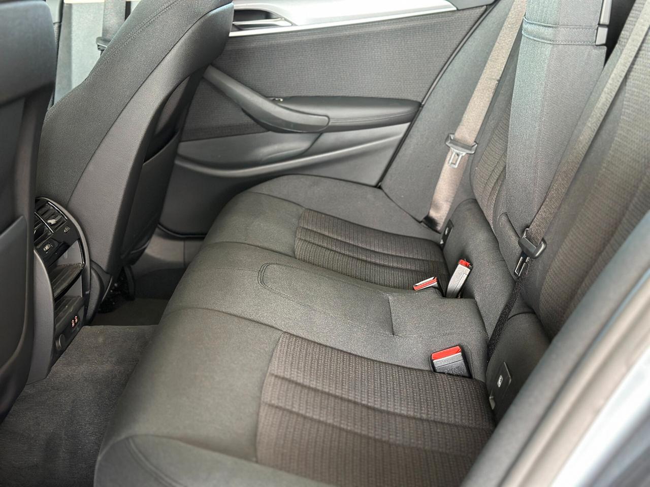 BMW 520 d Touring MHEV xDrive Business auto