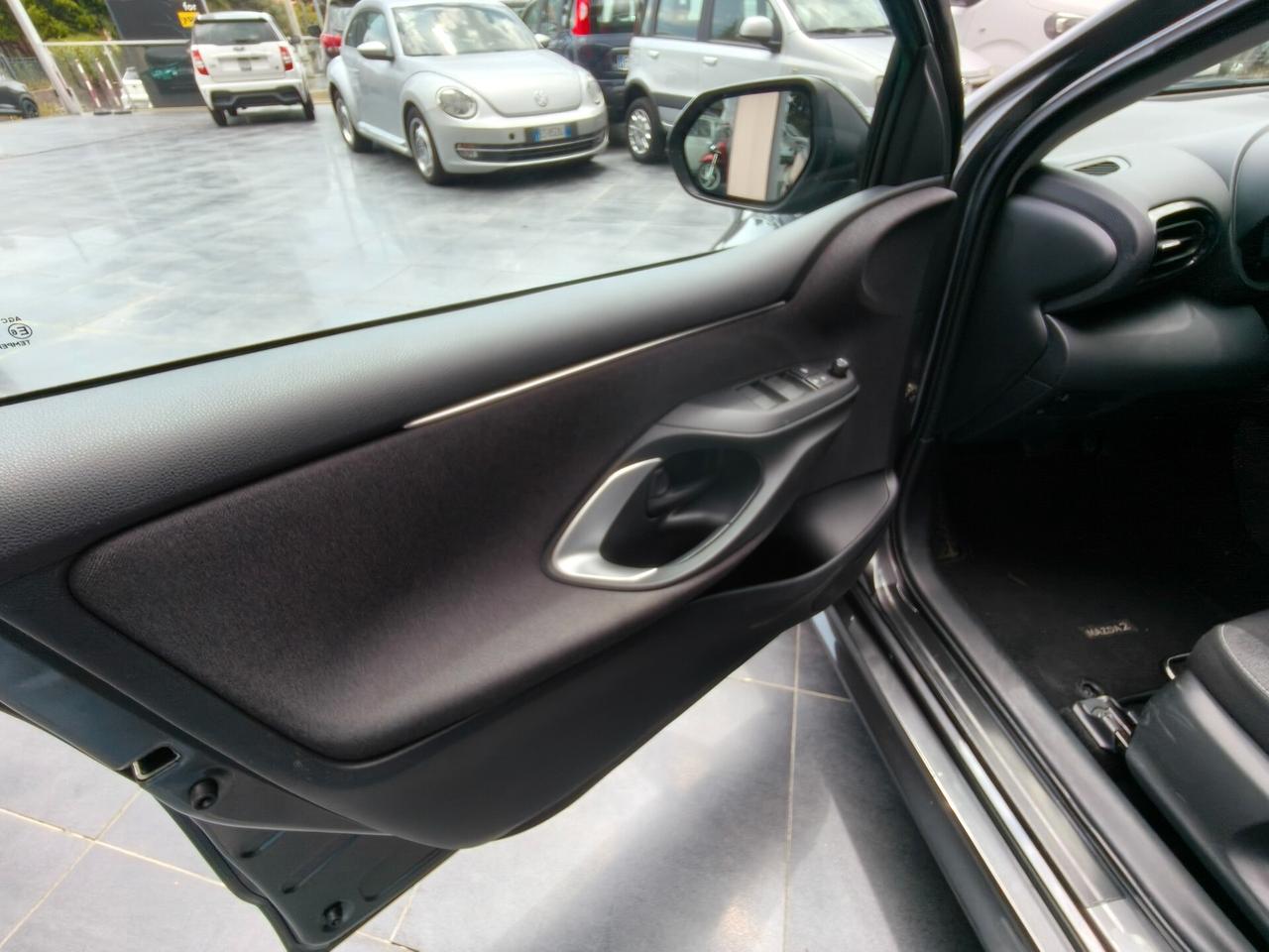Mazda Mazda2 Hybrid 1.5 VVT e-CVT Full Electric Agile YARIS
