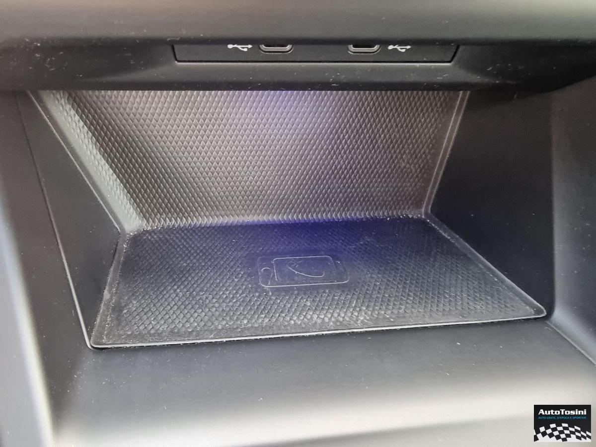 VOLKSWAGEN - Golf - 1.5 TSI EVO ACT R-Line