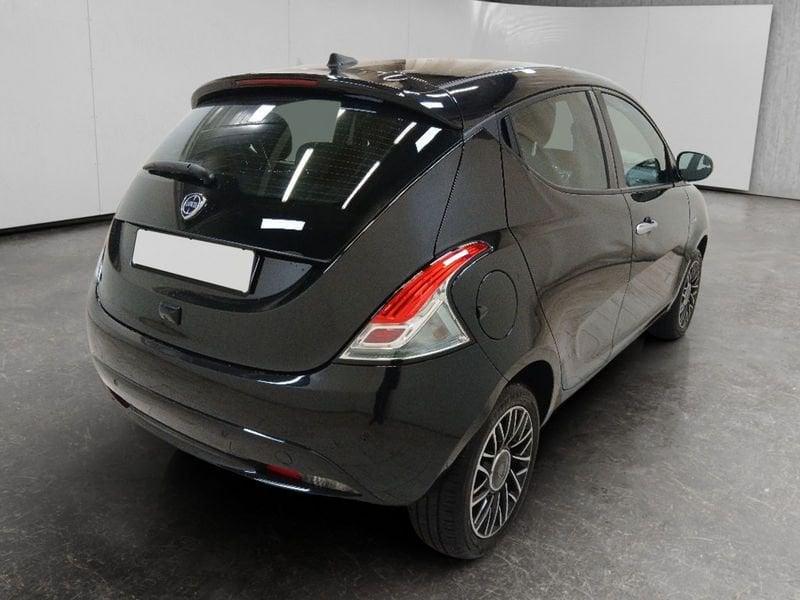 Lancia Ypsilon 1.0 firefly hybrid Platino s&s 70cv