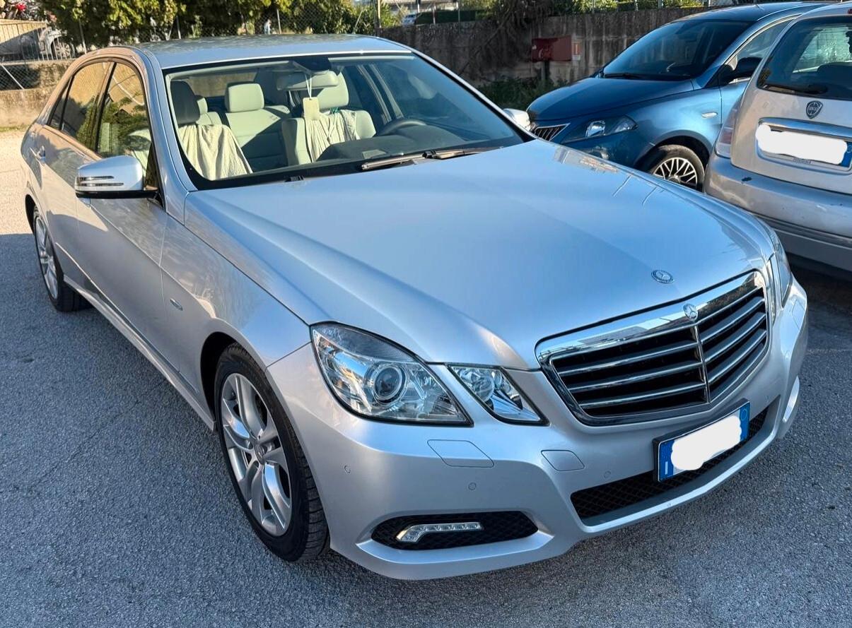 Mercedes-benz E 220 CDI BlueEFFICIENCY Avantgarde