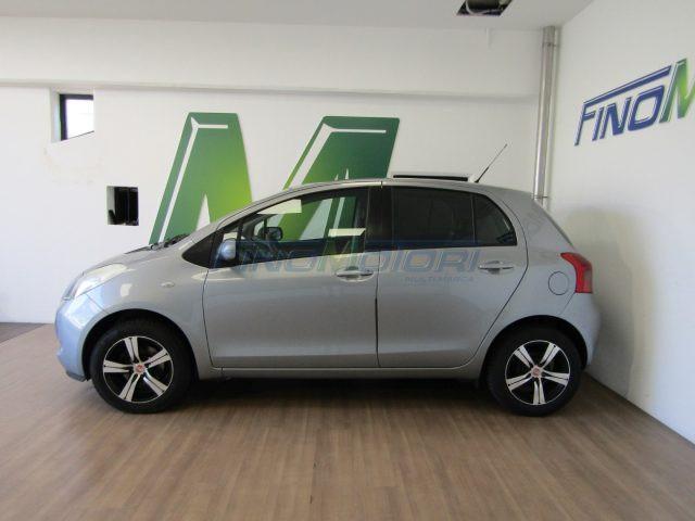 TOYOTA Yaris 1.0 5 porte - NEOPATENTATI