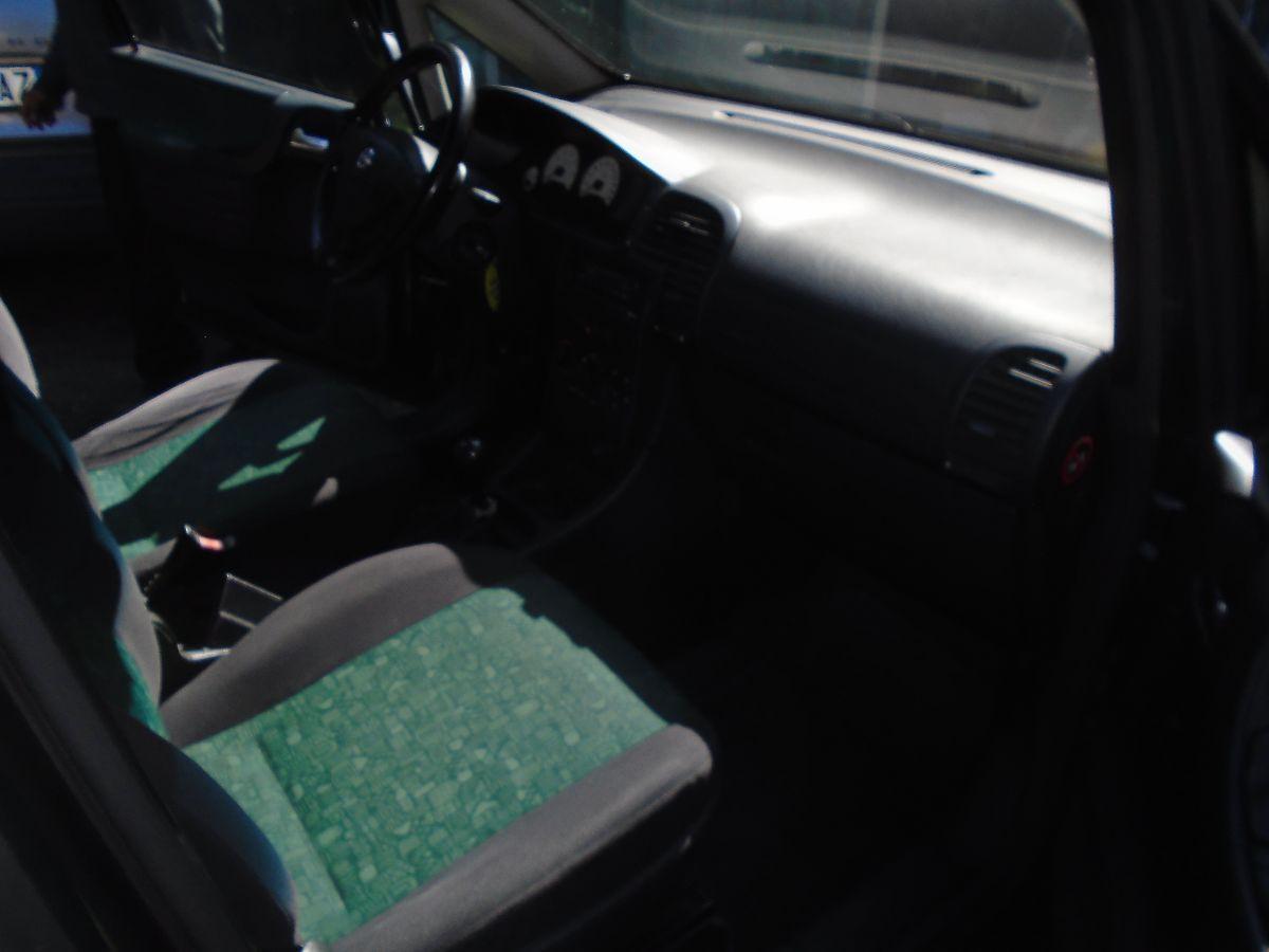 OPEL Zafira '2001 1.6i 16v 7 POSTI