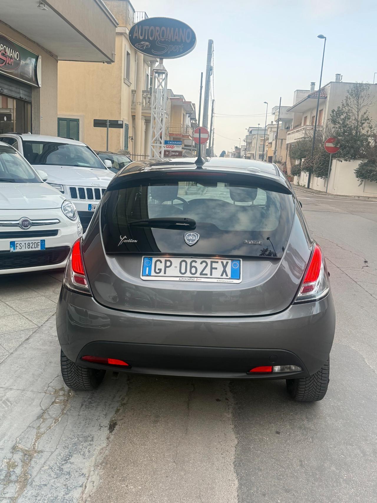 Lancia Ypsilon 1.0 FireFly 5 porte S&S Hybrid Silver Plus