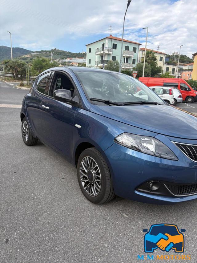 LANCIA Ypsilon 1.0 69 CV 5 porte IBRIDA Alberta Ferretti