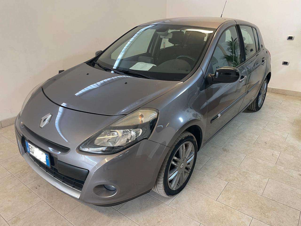 Renault Clio 1.2 5P Live! FULL OPTIONAL TAGLIANDATA NEOPATENTATI