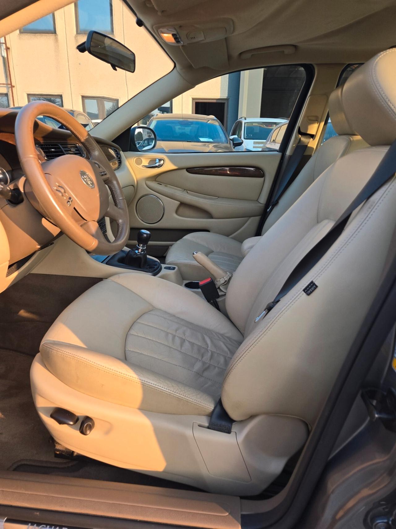 Jaguar X-Type 2 litri V6 24V cat Executive